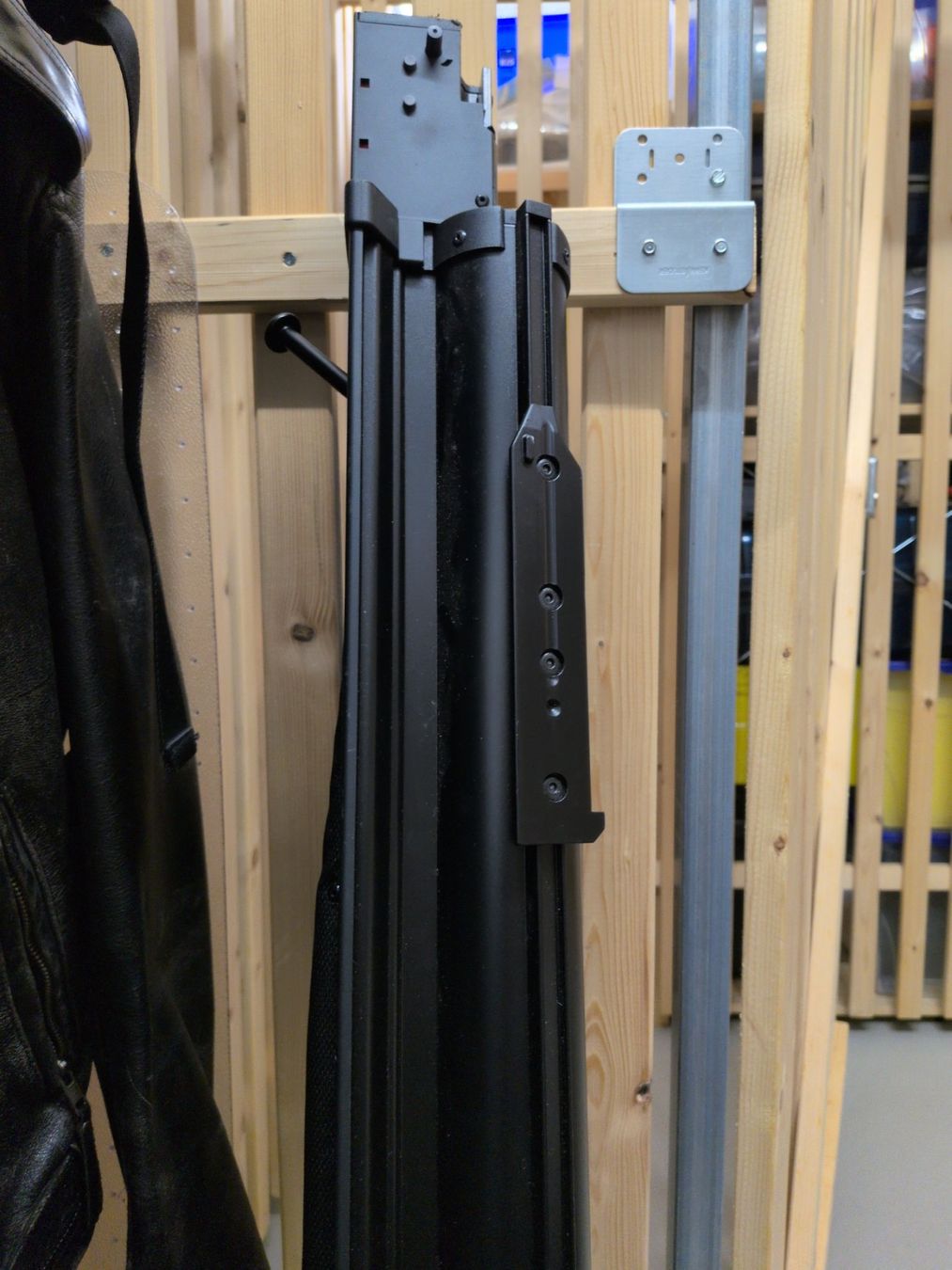 BMW Tutti pezzi di ricambio auto: Original Laderaumabdeckung BMW 3 E91 LCI – Usato da Oberengstringen venduto da chevchelios 3