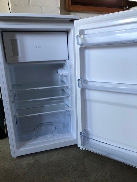 Réfrigérateurs: Kühlschrank mit Gefrierfach – D'occasion à Neerach par harley334 1