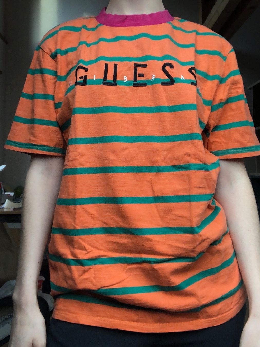 Guess T-shirt: T-shirt baggy – Usato da Bulle venduto da sop_ct6x 3