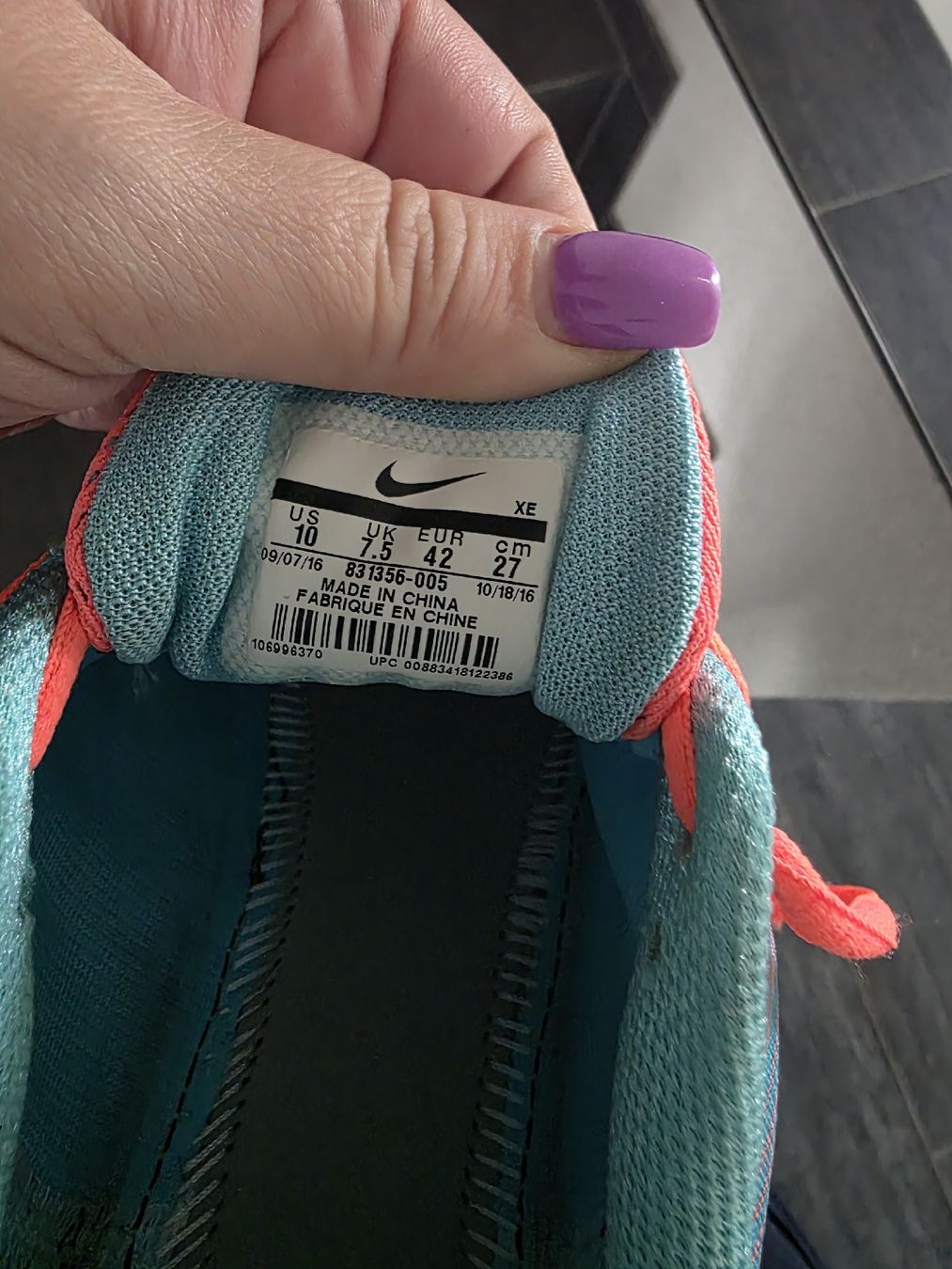 Nike Scarpe da donna: Nike schuhen Grösse 41/42 – Usato da Büsserach venduto da Divina86 2