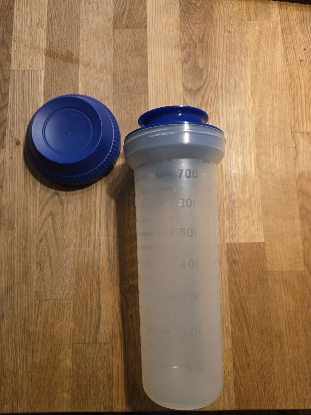 Tupperware Recipients et similaires: Neuwertiger Tupperware Mix-Max Shaker – D'occasion à Laufenburg par may_r2st 1