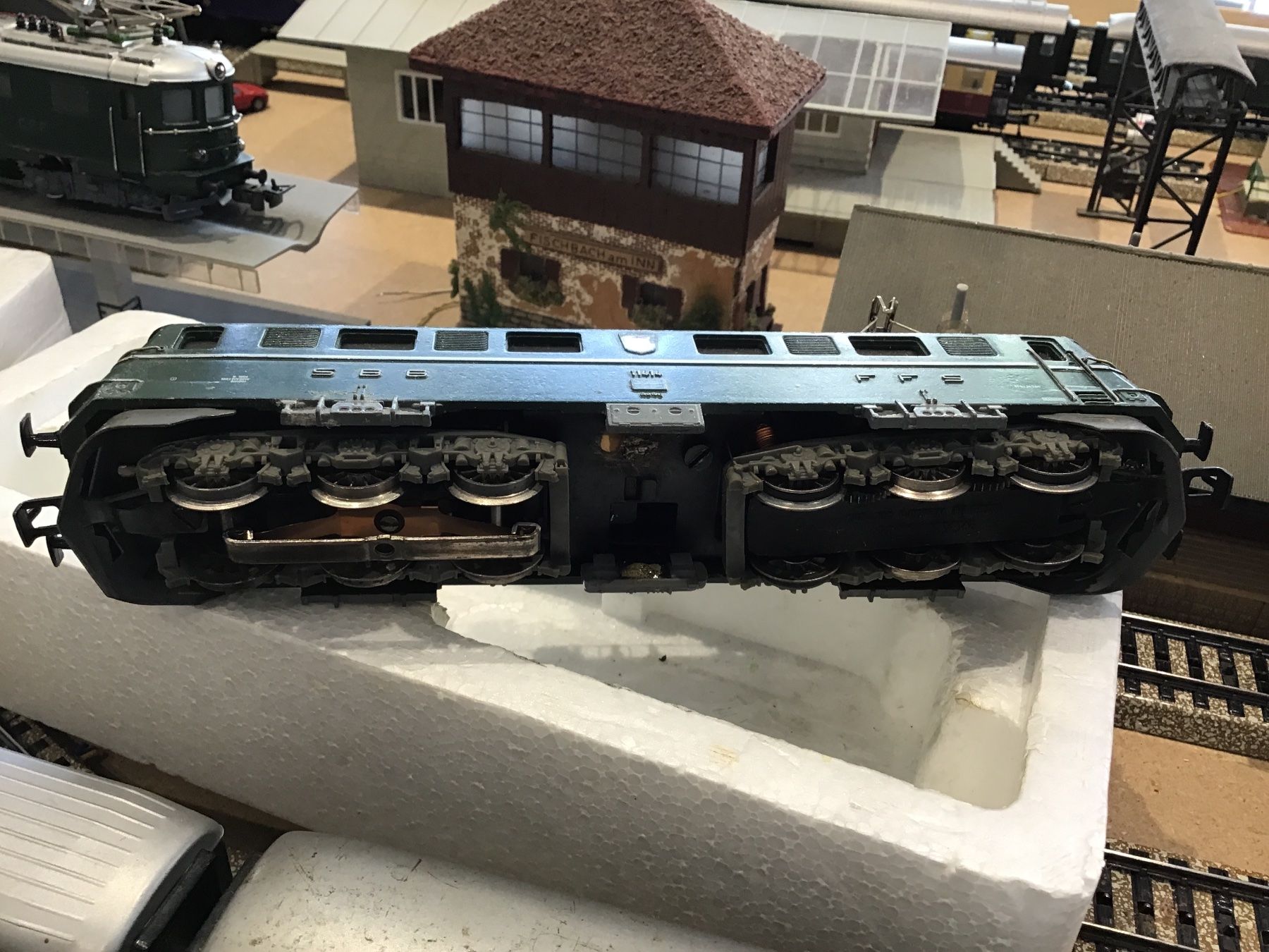 Märklin Modelleisenbahnen: Märklin H0 SBB Lok Ae 6/6 "SOLOTHURN – Gebraucht aus Männedorf von Spezial-Modelle 3
