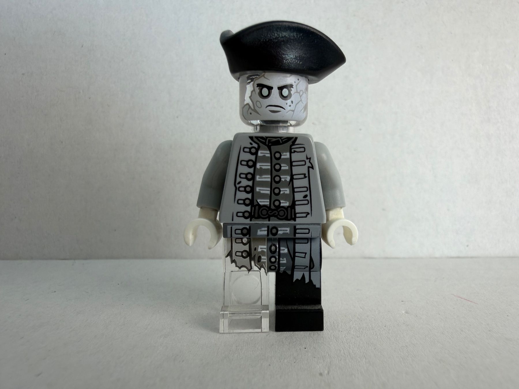Lego Statuette: Officer Magda – Usato da Neftenbach venduto da Elitebricks