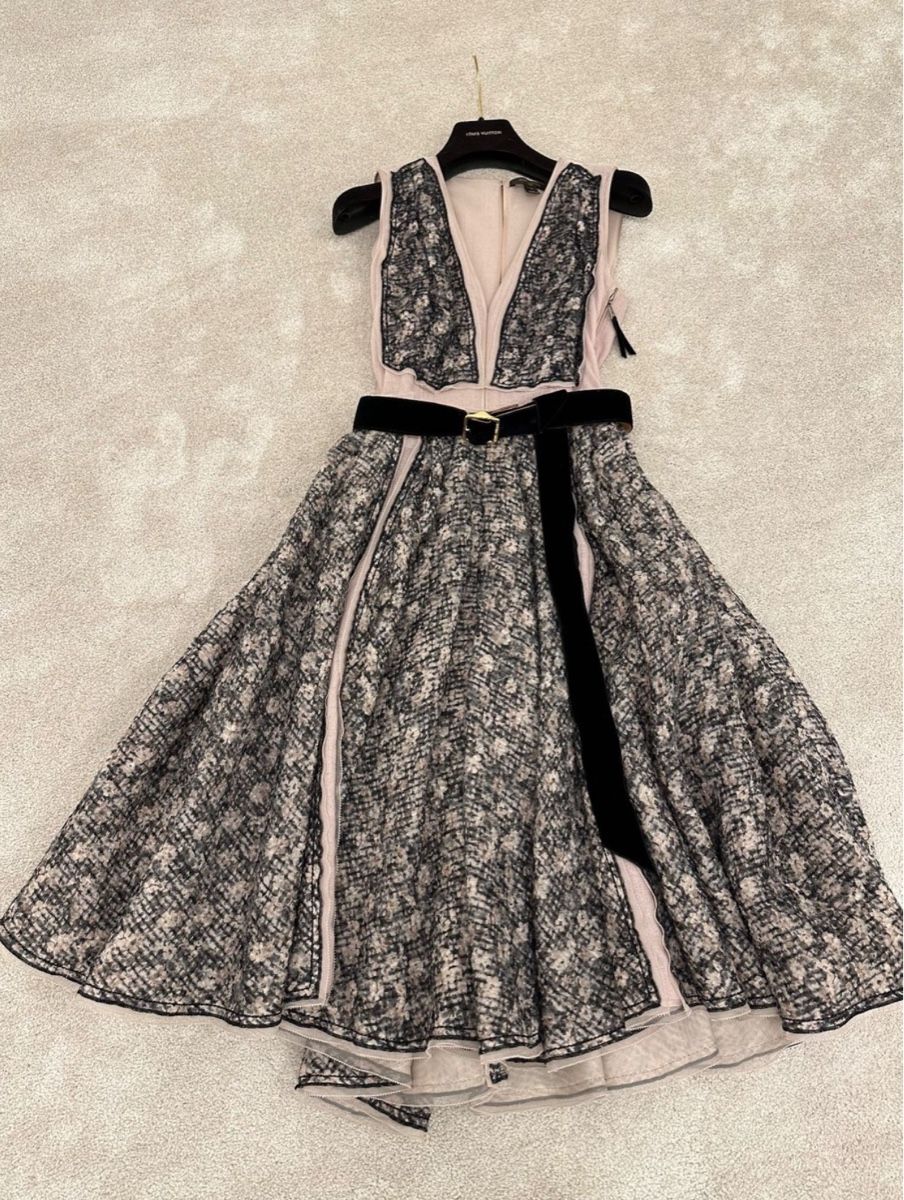 Louis Vuitton Vestiti: Louis Vuitton dress – Usato da Paradiso venduto da apf_mh9c 1