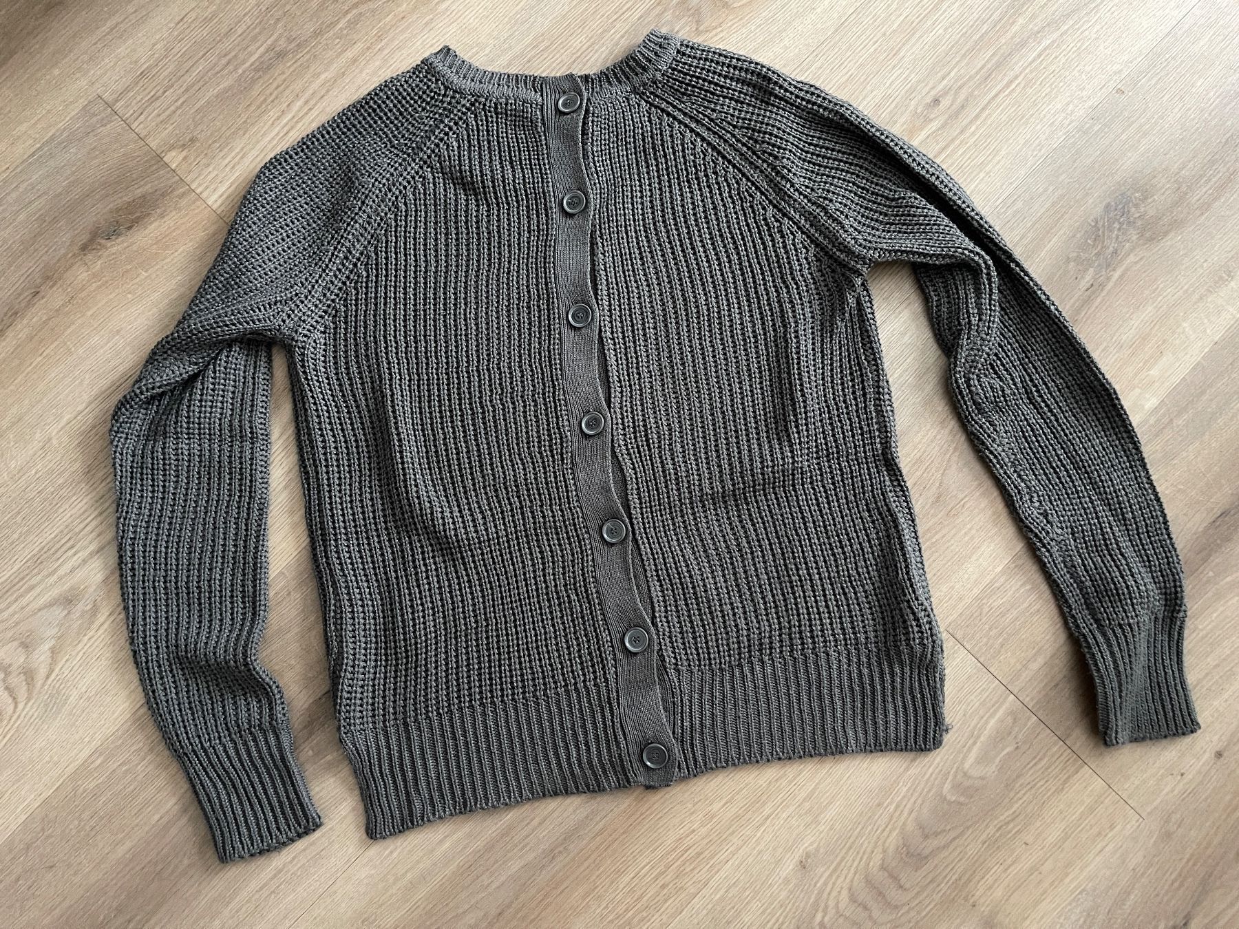 Zara Maglioni & Felpe: Pullover mit Knöpfen Zara (Cardigan) – Nuovo (secondo la descrizione) da Winterthur venduto da mje_t9cr