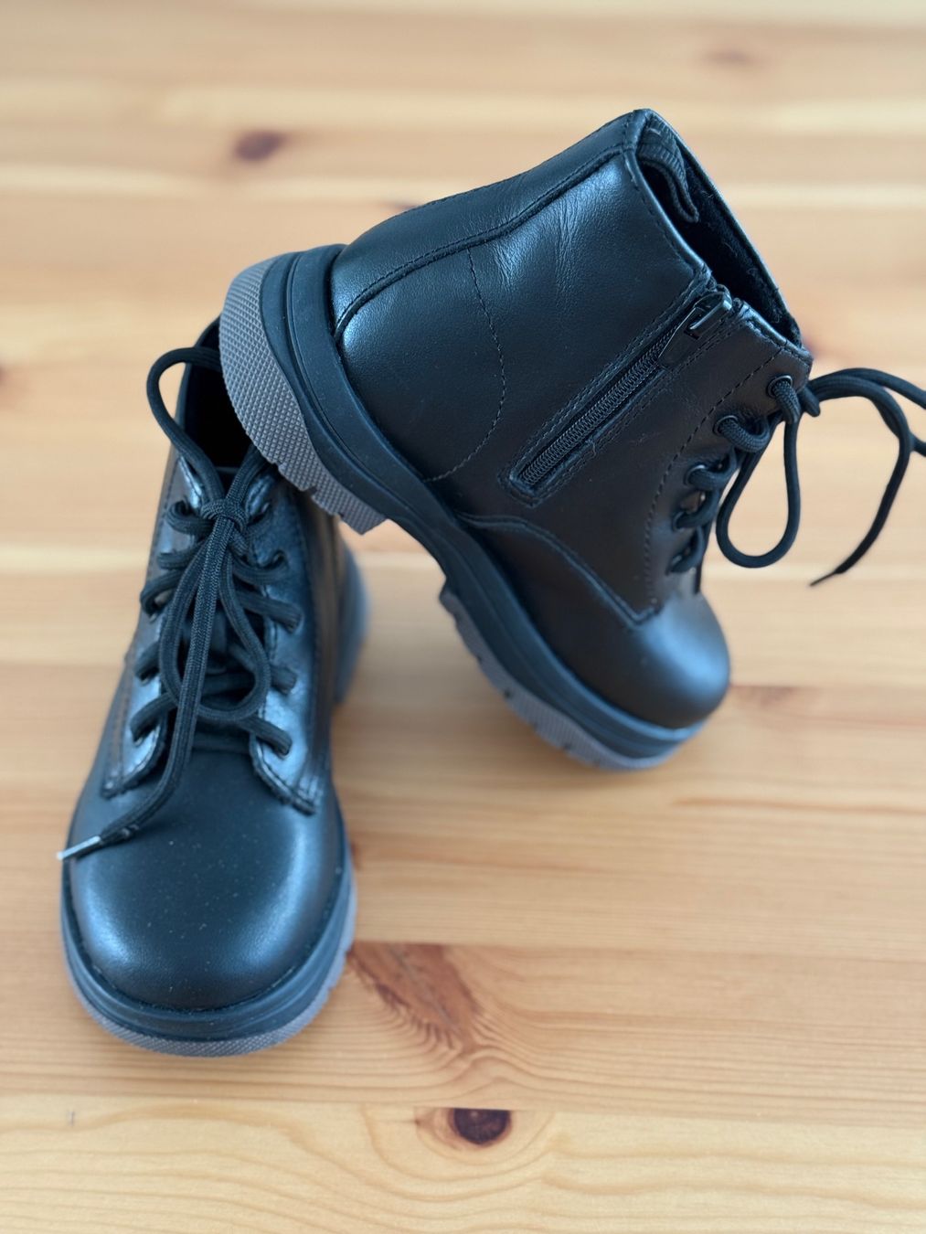 Zara Scarpe per ragazzi: ZARA Schuhe/Stiefelette Gr 24 – Nuovo (secondo la descrizione) da Richterswil venduto da Eunoia85