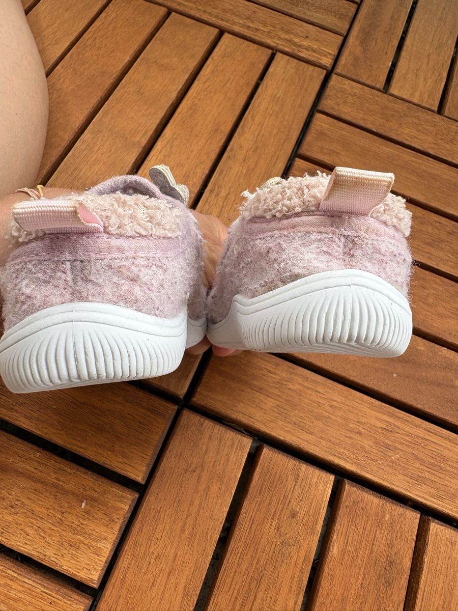 Scarpe per ragazzi: Hausschuhe Gr. 21 – Usato da Oberhofen am Thunersee venduto da ver_n9w9 4