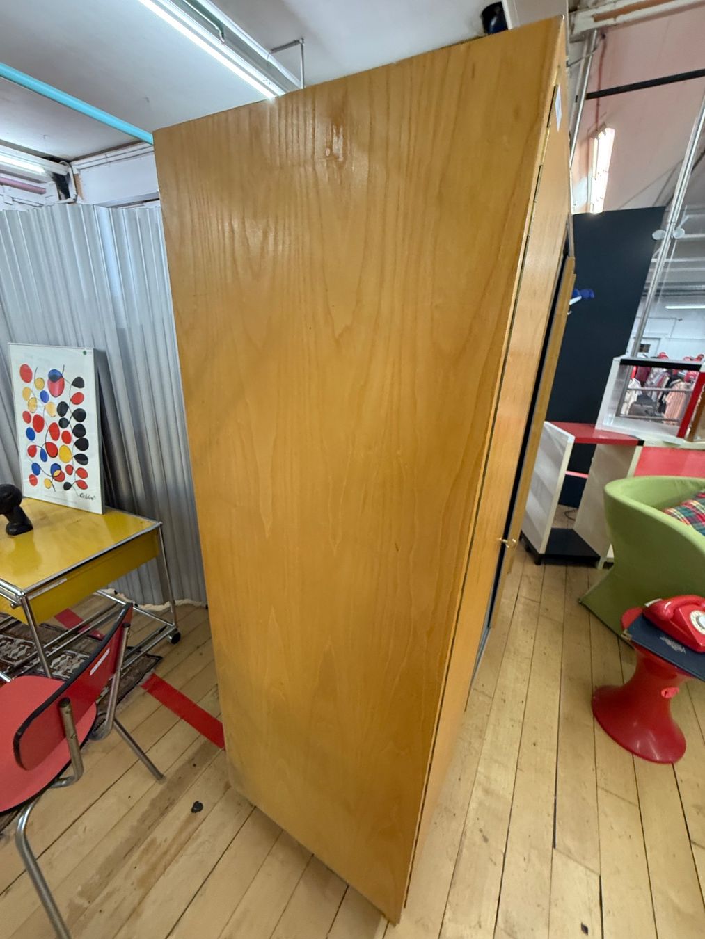 Schränke: Victoria-Möbel Baar Kleiderschrank – Gebraucht aus Fulenbach von Annie.s_Mid_Century 4