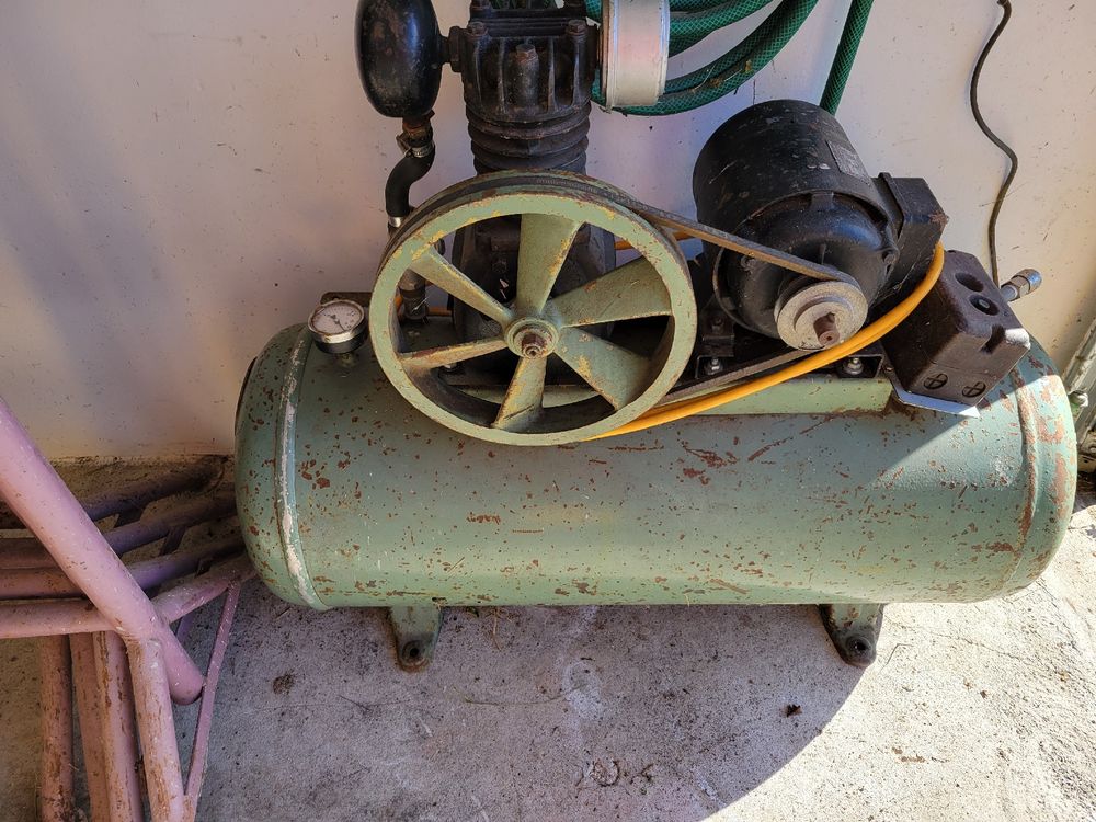 Kompressor mit Kessel gebraucht Funktioniert einwandfrei (Gebraucht) in ...