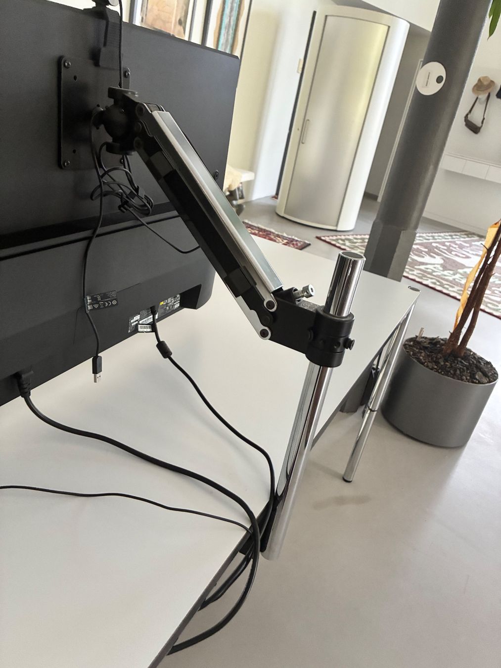 Scrivanie: USM Haller Tisch, weissTop Zustand! – Usato da Freienbach venduto da Elenaheinz 2