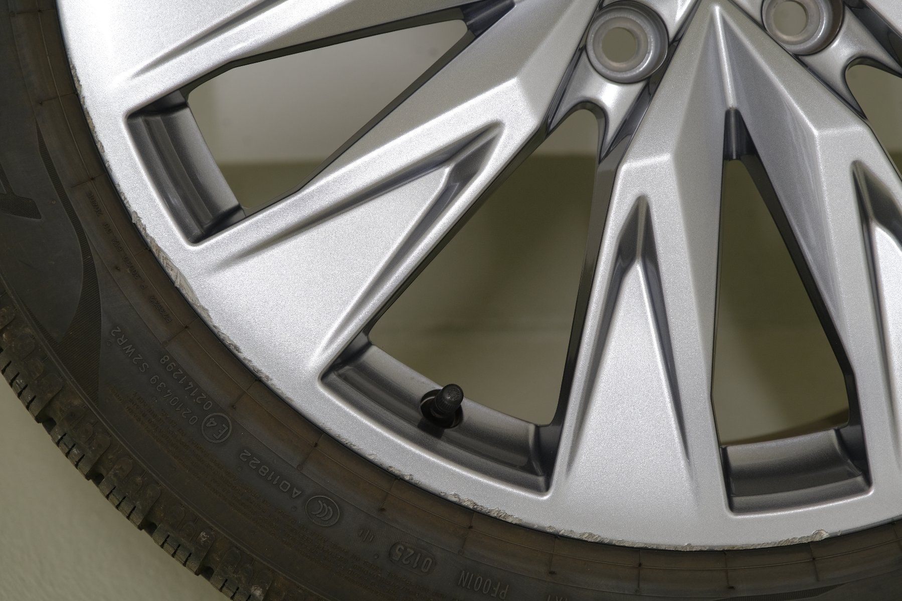 Audi Pneumatici & Ruote complete: Original Audi A6 e-tron Winter-Räder 20'' | Neuwertig – Usato da Koblenz venduto da XTRBiker 3