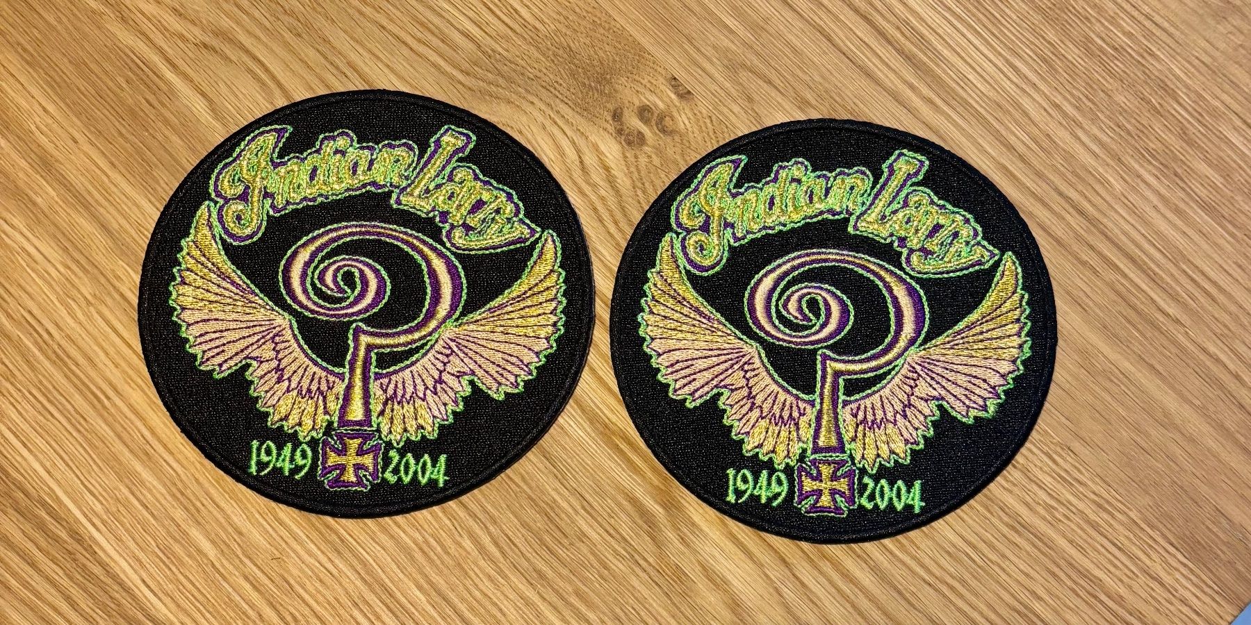 Insignes: 2 écussons Indian Larry – Neuf (Voir description) à Losone par courrier