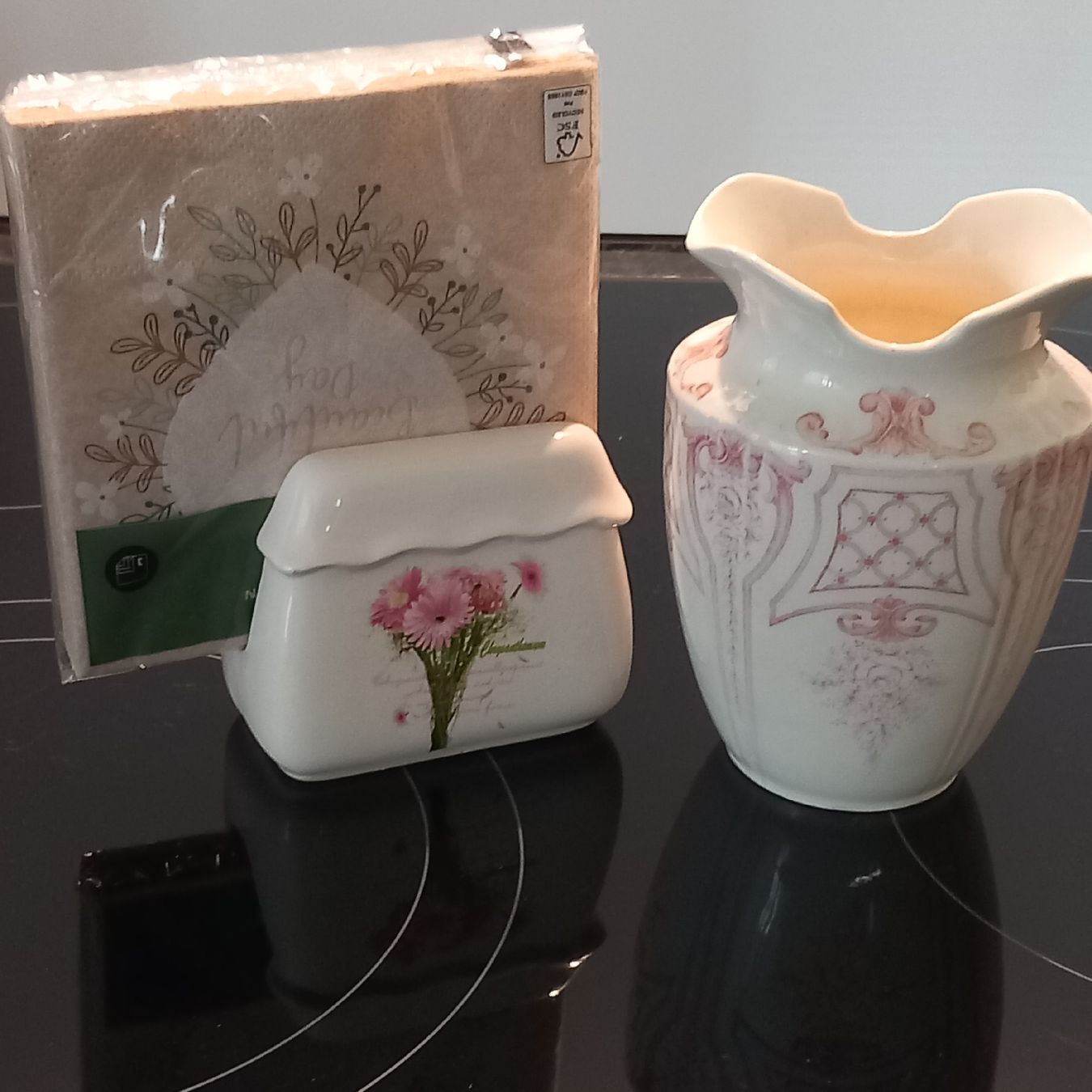 Vasi & Recipienti: Antike Vase und Brief Servietten Spender/ – Usato da Aegerten venduto da gismolini