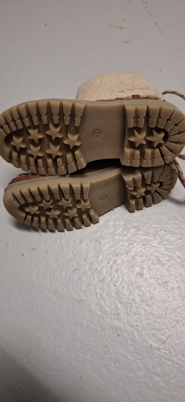 Schuhe für Jungen: kinderstifel in grösse 34 – Gebraucht aus Othmarsingen von Dijana1985 1