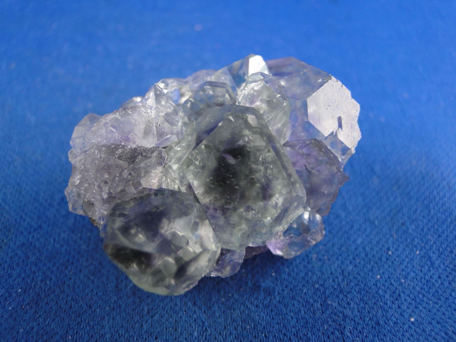 Minerali & Pietre curative: Fluorit – Usato da Schinznach Bad venduto da Demerald 5