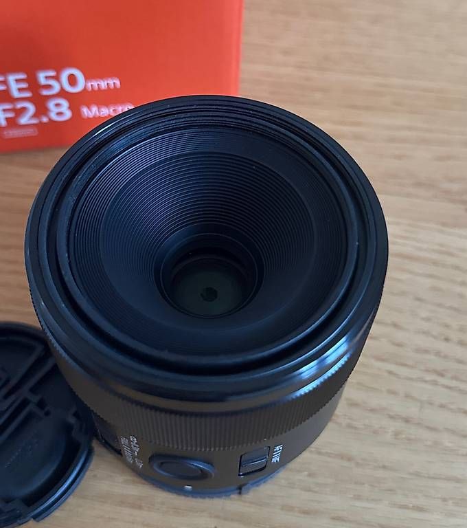 Sony Objektive: Sony FE 50mm F2.8 Macro – Gebraucht aus Gränichen von zuhaben... 1