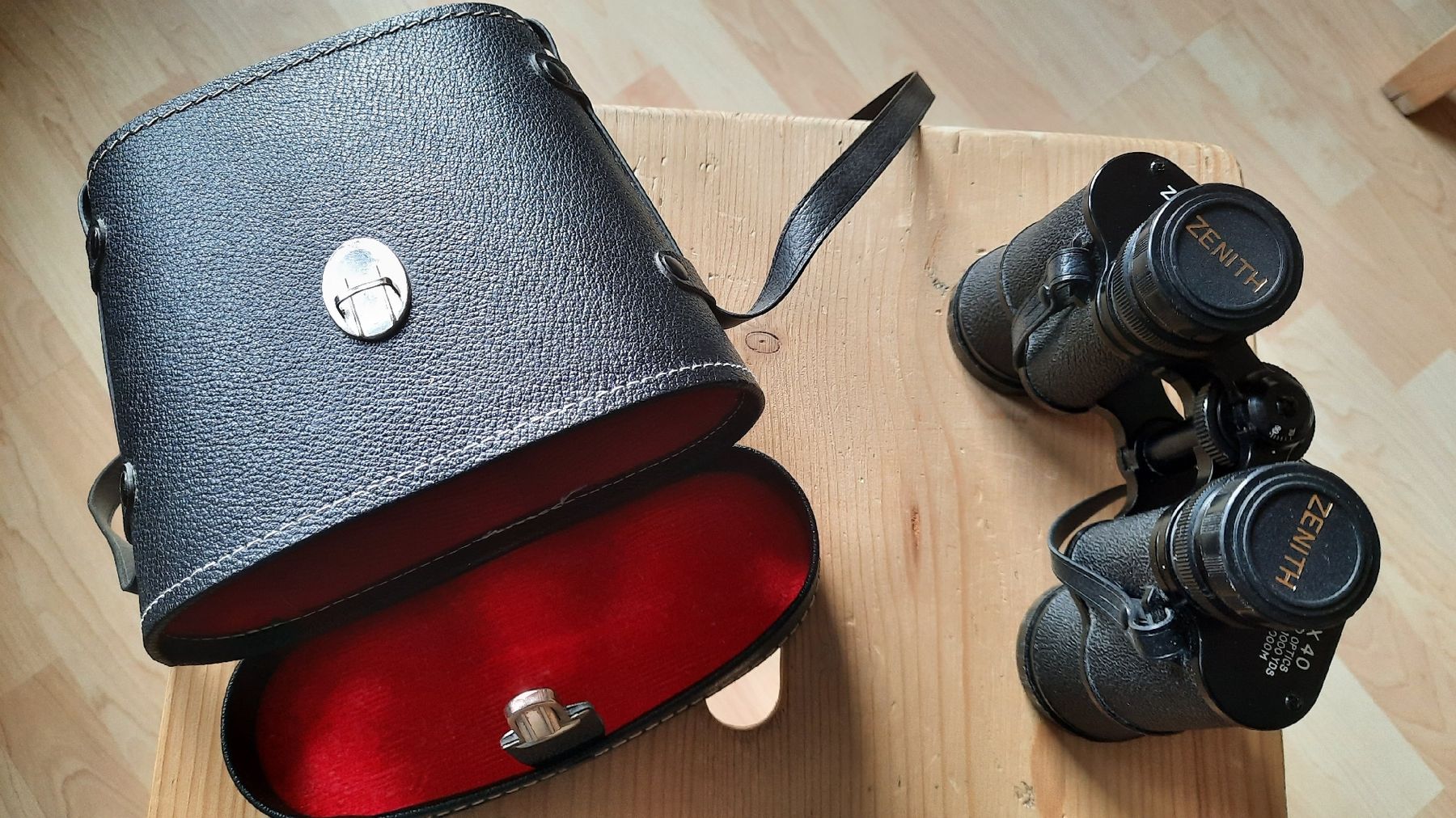 Zenith Binocoli: Zenith Fernglas 8x40 mit Tasche  – Usato da Chur venduto da Erasi 6