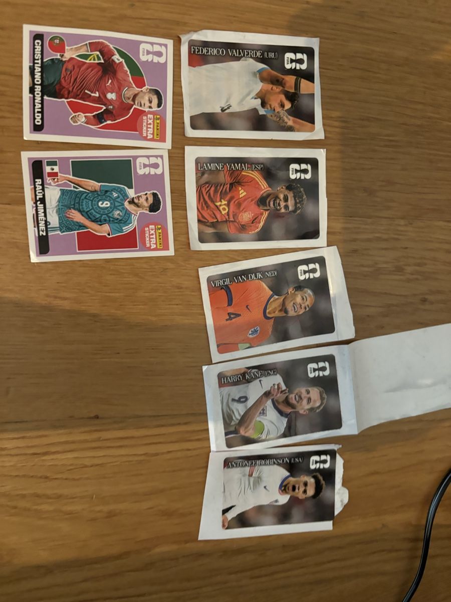 Panini Carte collezionabili: Panini Extra Sticker violett ronaldo &Gimenez+5 Cola sticker – Nuovo (secondo la descrizione) da Grosshöchstetten venduto da and_vb2z