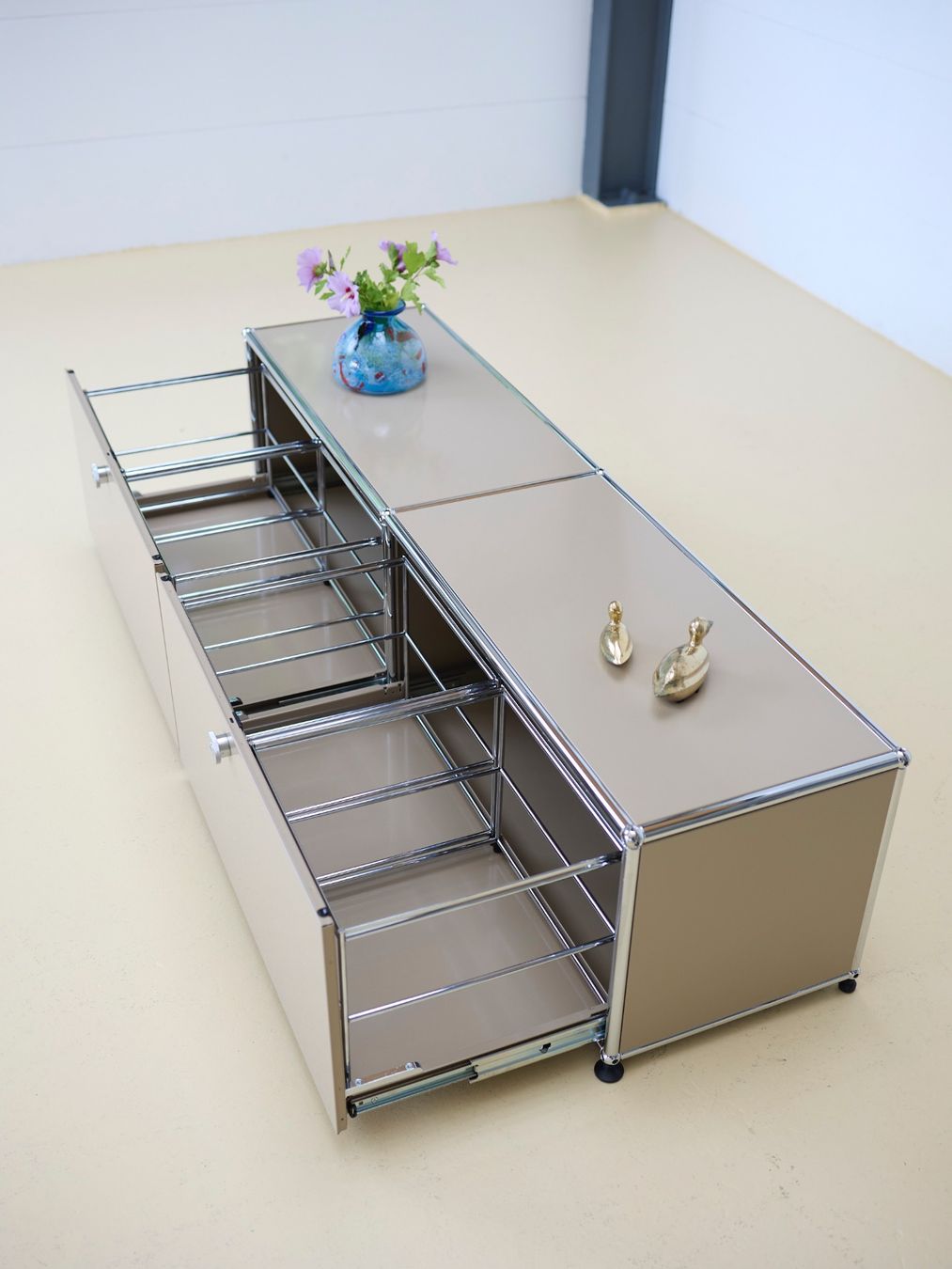 USM Cassettiere: USM Lowboard in Beige – Usato da Meinisberg venduto da atelier_TILIJA 2