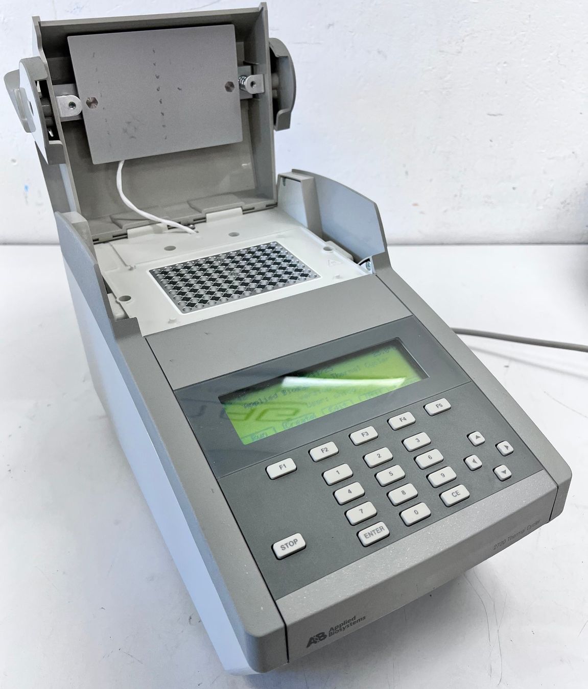 Accessori da laboratorio: Applied Biosystems 2720 Compact 96-Well PCR Thermal Cycler – Usato da Niederdorf venduto da LeptonAG_Labor 1