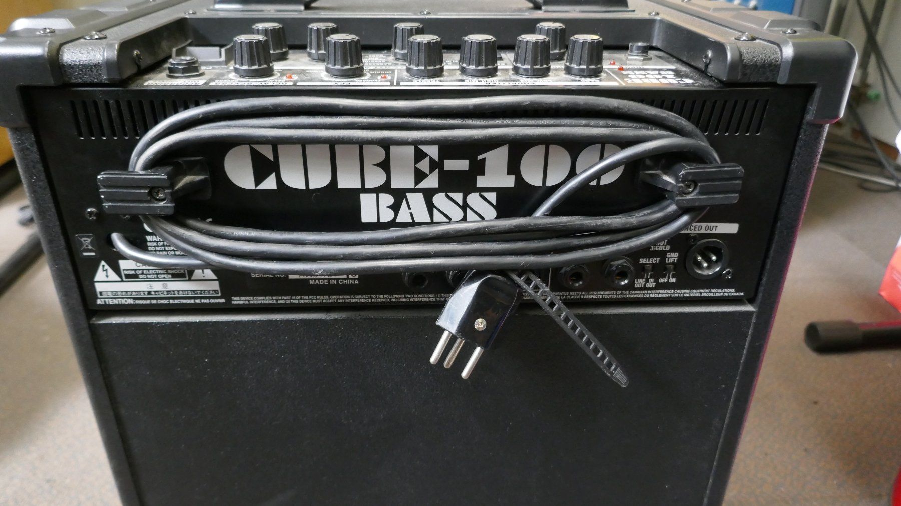 Roland Amplificateurs: Roland Cube 100 Bass – D'occasion à Wenslingen par FairlightCMI 3