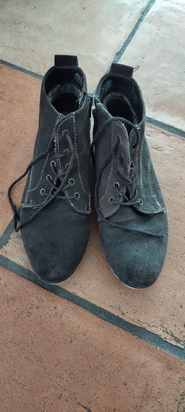 Bugatti Damenschuhe: Stiefelette Bugatti – Gebraucht aus Nuglar von bibabone