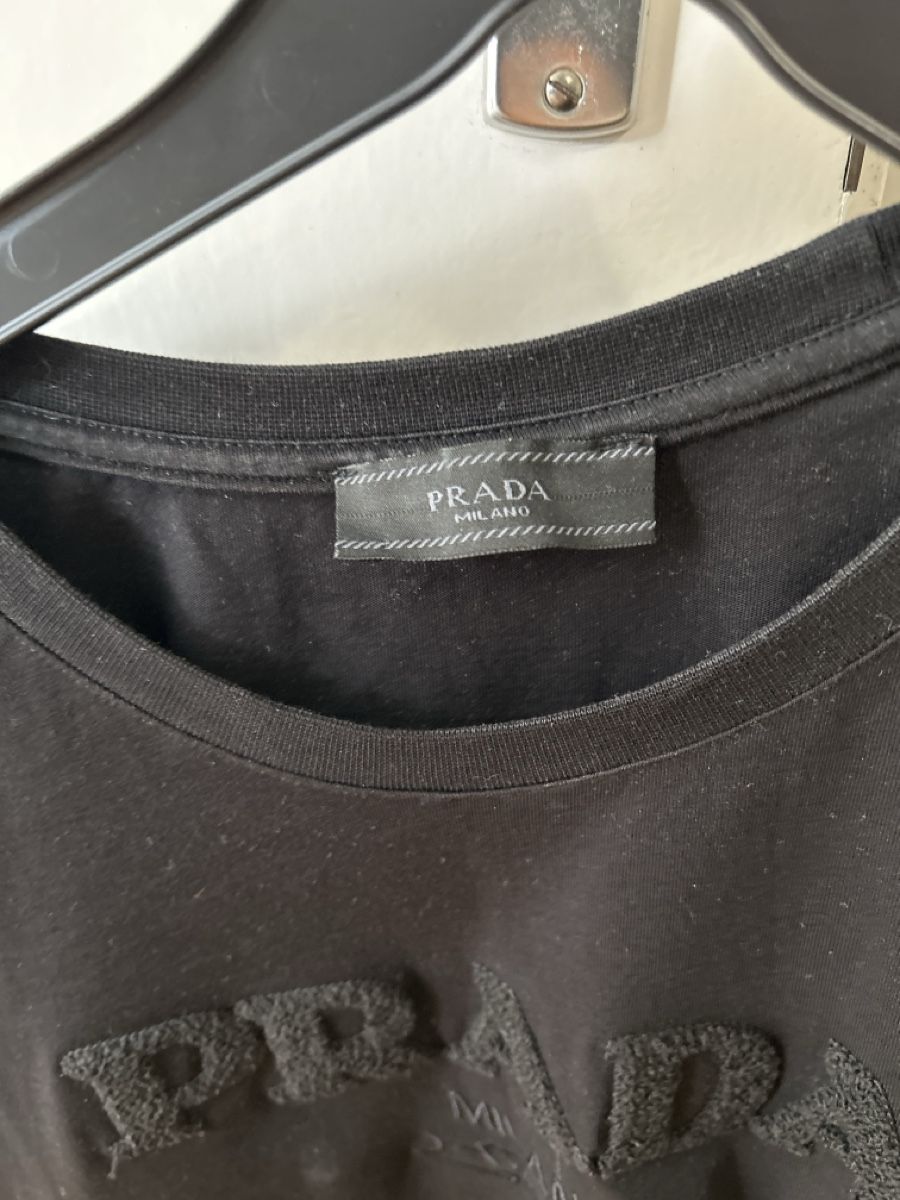 Prada T-shirt: T-Shirt Prada M – Usato da Oberdorf BL venduto da Luka02 1