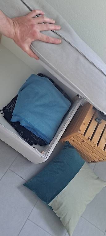 Ikea Sofas: Sofa von Ikea mit Stauraum – Gebraucht aus Laupersdorf von Remo17 3