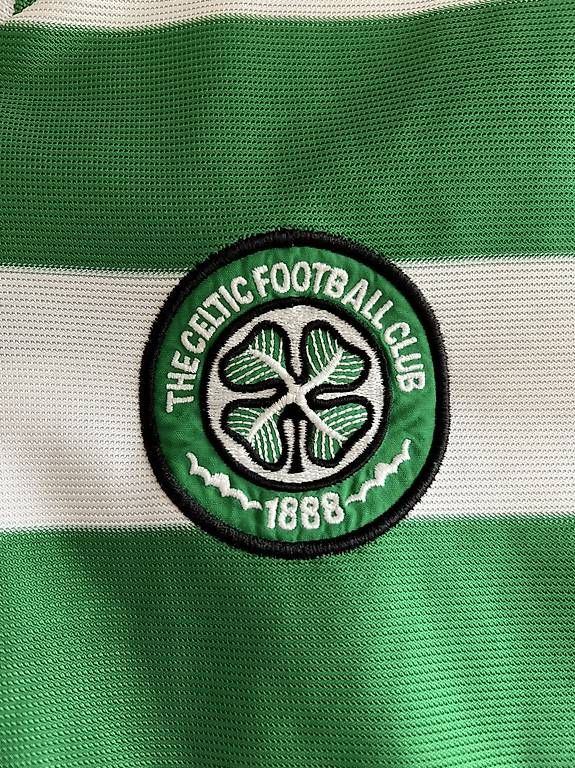 Umbro Leibchen & Hosen: Celtic Vintage Trikot 2001/2002 L – Gebraucht aus Thalwil von Jarondy 2