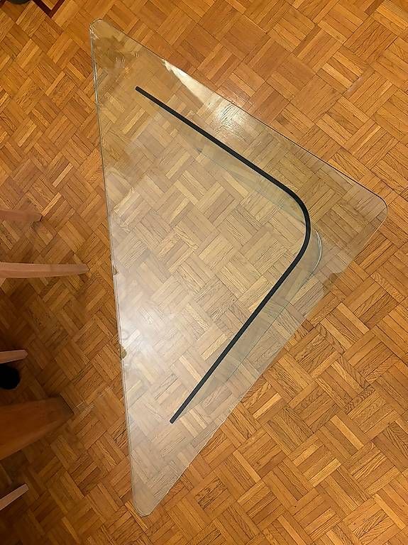 Tavoli: Magnifique table basse d'angle en verre épais – Usato da Vessy venduto da ongaros 2