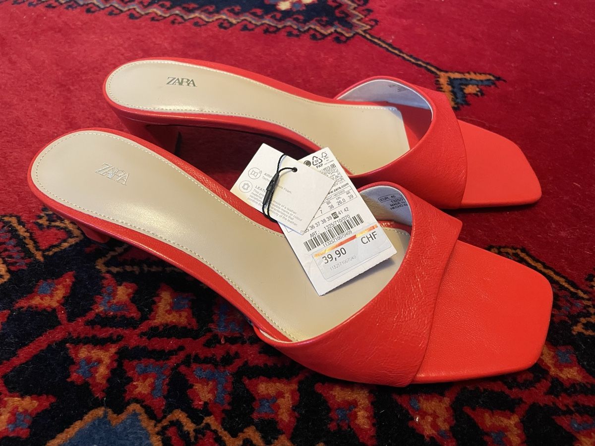 Zara Scarpe da donna: Rote Zara Sandalen neu – Nuovo e nell'imballaggio originale da Zürich venduto da pau_kbr6