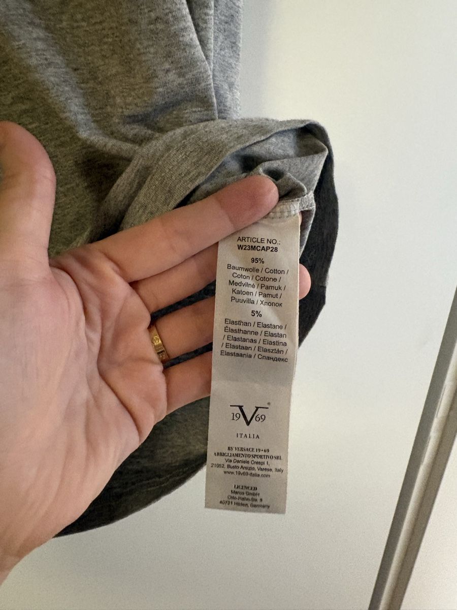 Versace T-shirt: Versace T shirt – Usato da Rotkreuz venduto da Vintage_lover1 4