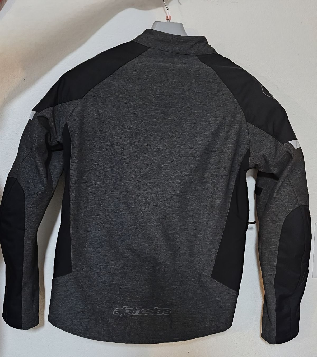 Alpinestars Giacche: Veste Alpinestars taille M, comme neuve. – Usato da Bulle venduto da Cargomez 1