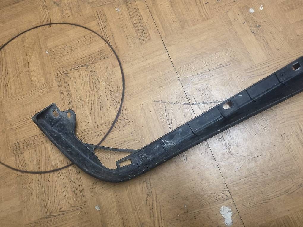 Toutes les pièces auto: Golf 2 Frontspoiler klein  – D'occasion à Muotathal par Timistin 1