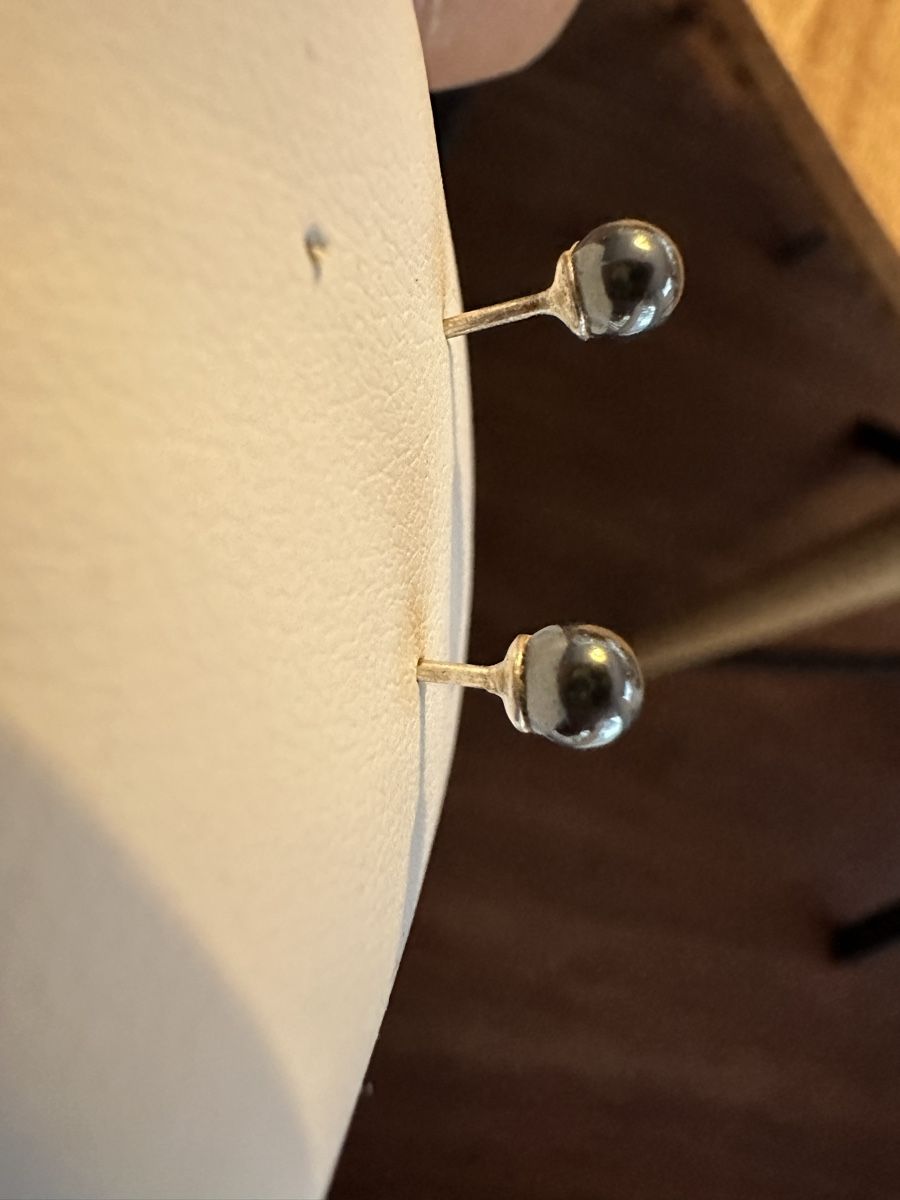 Orecchini pendenti & Orecchini a lobo: Mini Ohrstecker Hämatit Silber – Usato da Herbriggen venduto da Sehrazade 2
