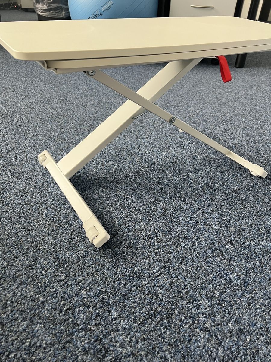 Scrivanie: Leitz Laptoptisch Weiss, höhenverstellbar – Usato da Egg b. Zürich venduto da ZeroWaste 2