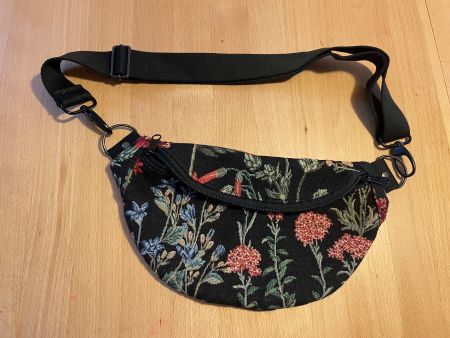 Bauchtasche mit schönem Blumenmuster