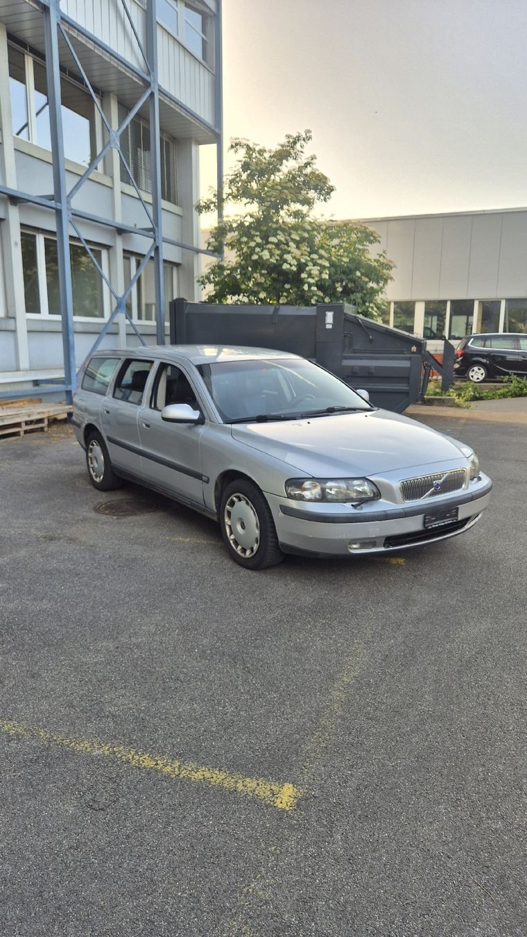Volvo Automobili: Volvo V70 2.4T Ab 1.- – Usato da Höchstetten venduto da Kurt_vom_dorf 1