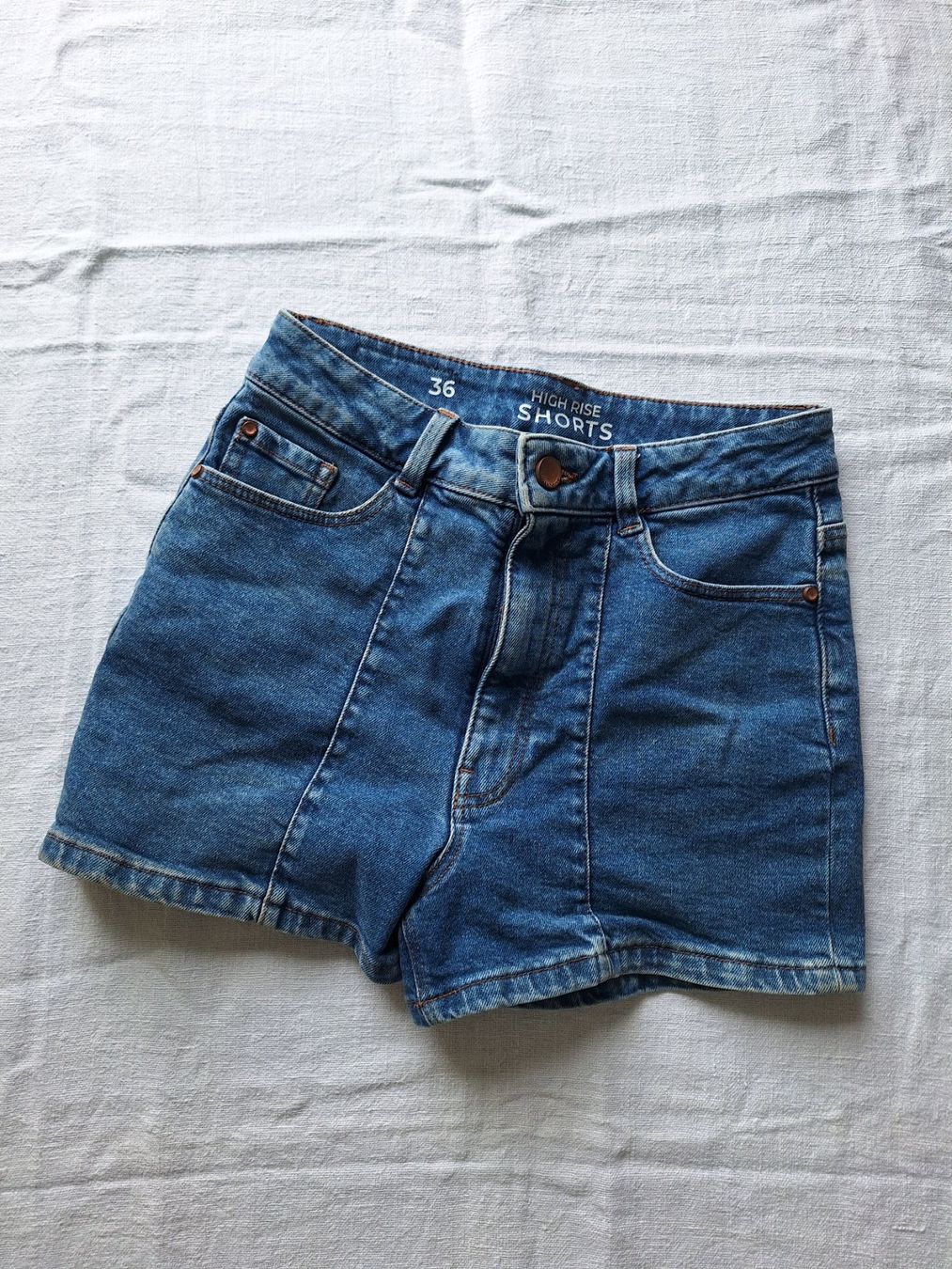 C&A Jeans: Kurzhose "high rise shorts" – Gebraucht aus Seewen SZ von herbstnebel
