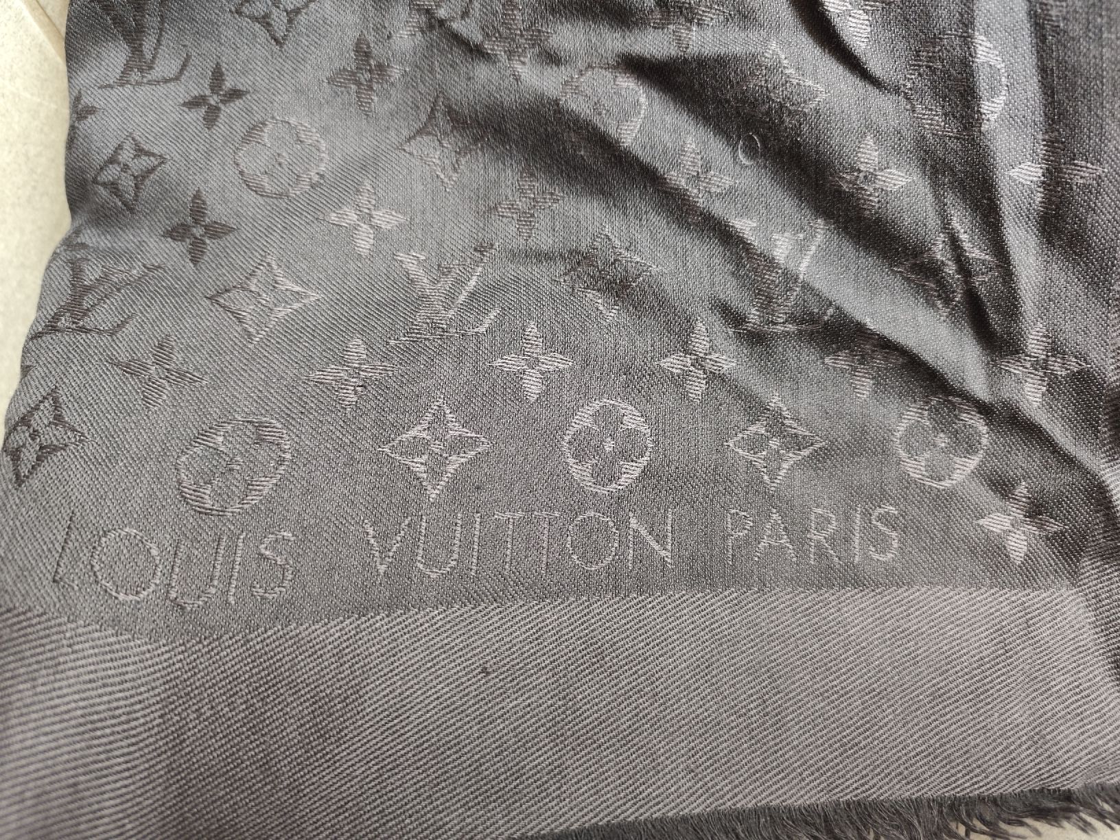 Louis Vuitton Foulard & Sciarpe: Louis Vuitton Chale – Usato da Martigny venduto da Vintage-23 2
