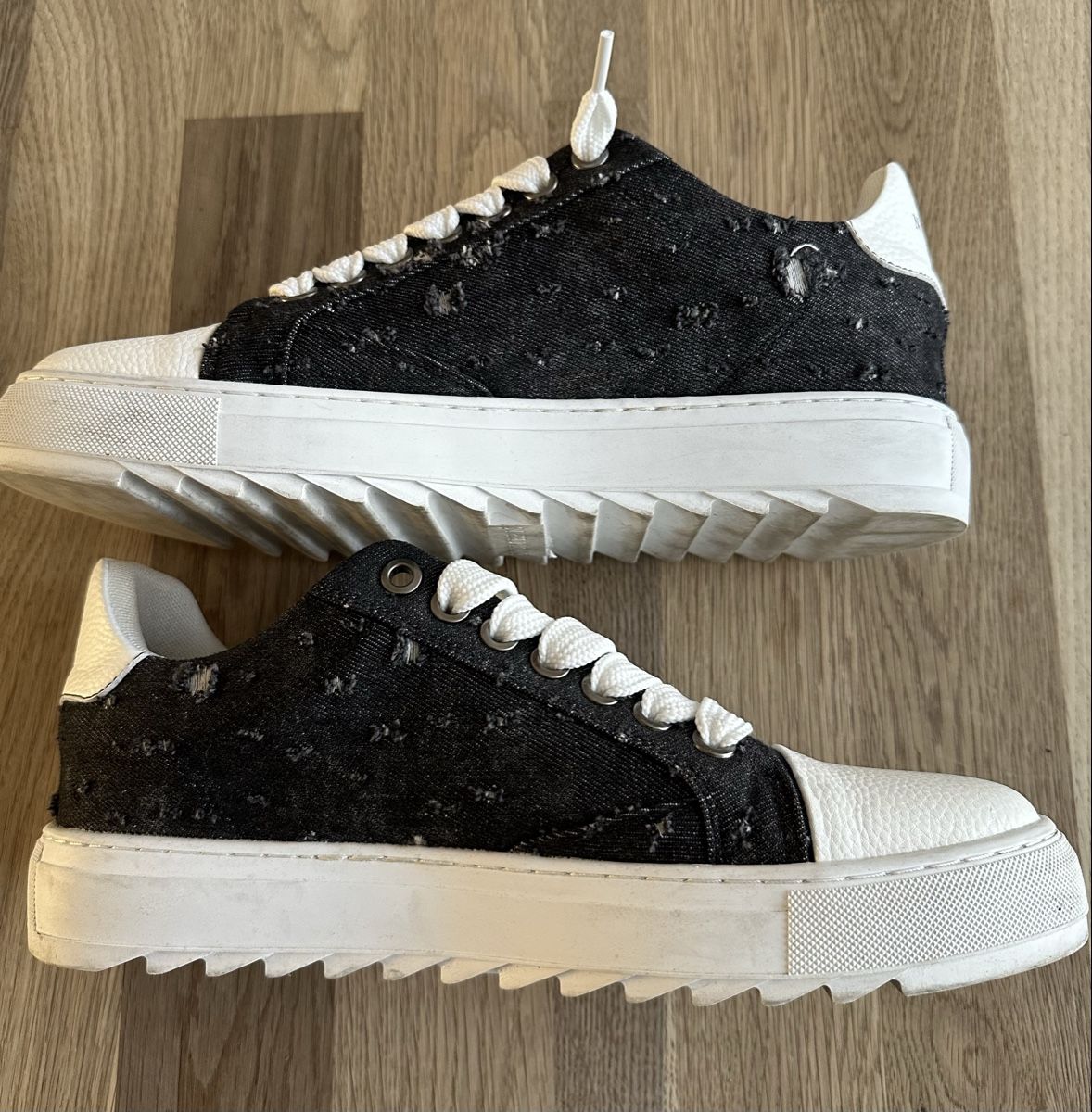 Chaussures hommes: Sneaker. Schwarz Weiss Groesse 42 – Neuf (Voir description) à Safenwil par lib_c65d 1