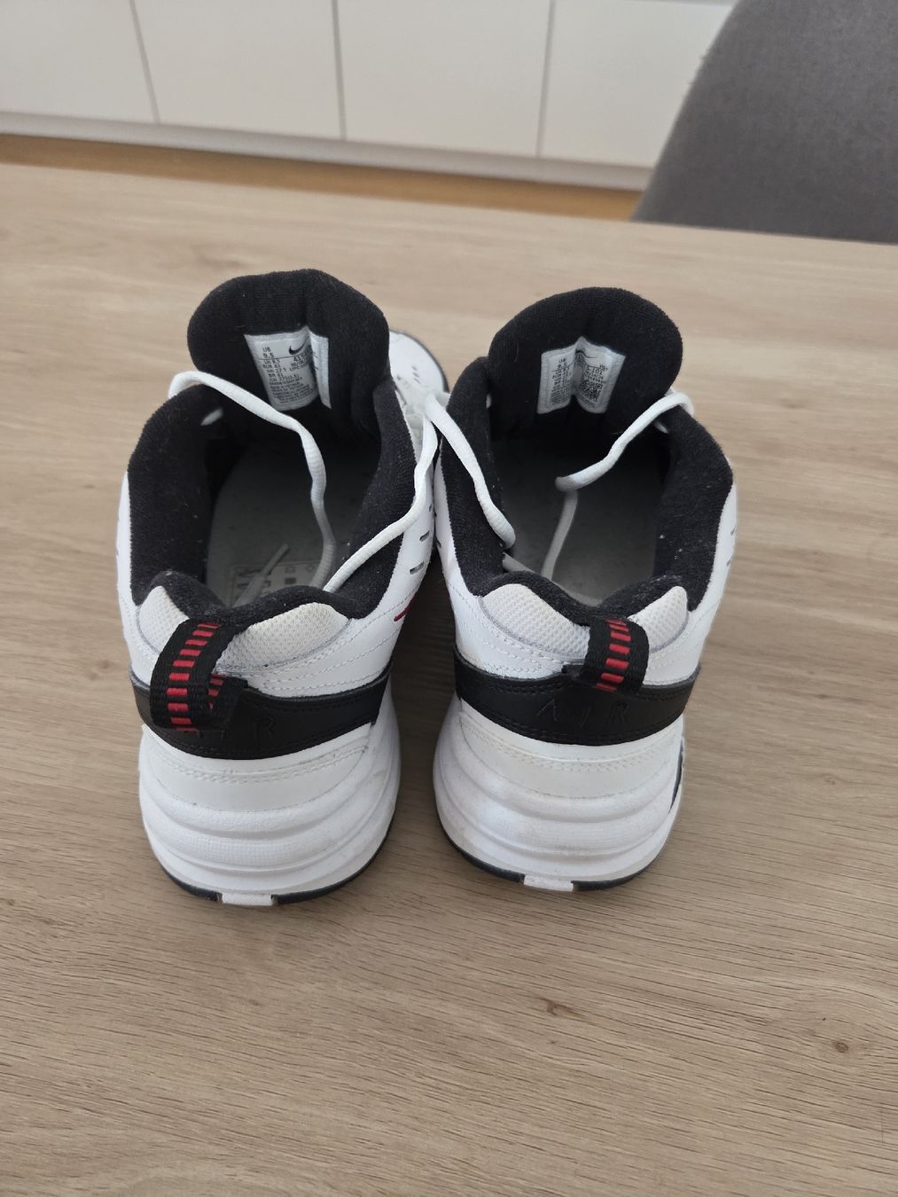 Scarpe da uomo: Nike air Monarch – Usato da Tramelan venduto da mic_5lzm 2