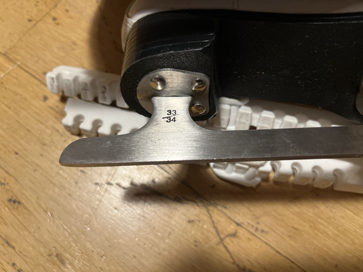 Pattini da ghiaccio: Schlittschuhe / Eislaufschuhe – Usato da Basel venduto da Mirkymirc 3