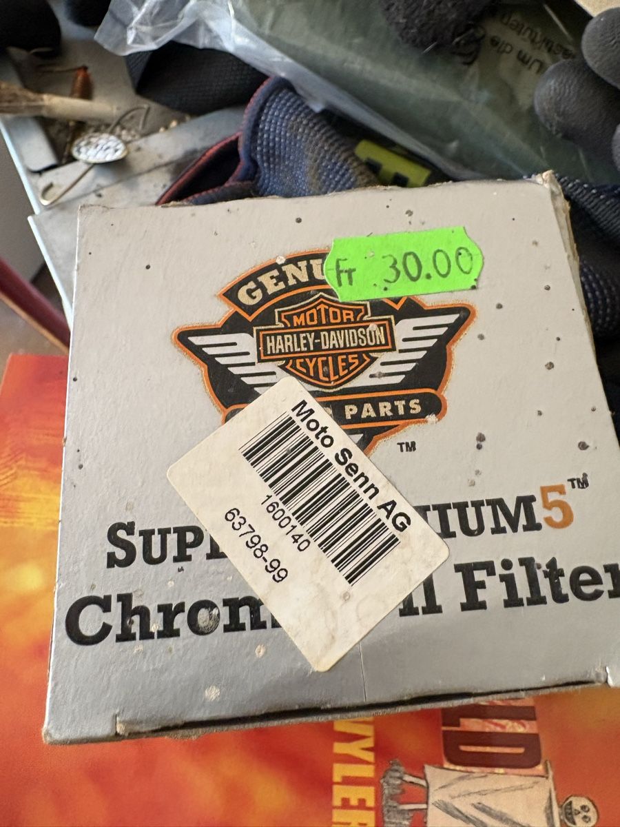 Harley-Davidson Tutti i ricambio per moto: Harley Davidson Chrome Oil Filter  – Nuovo e nell'imballaggio originale da Obermumpf venduto da Tattoomuseum1 1