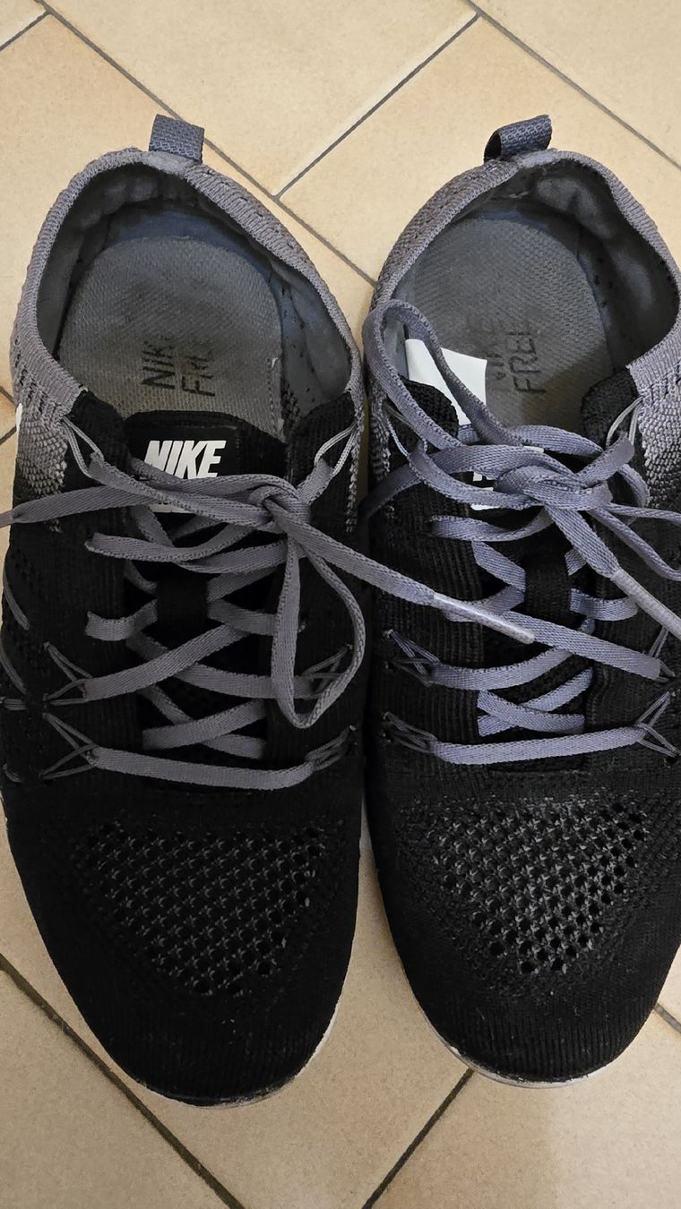 Nike Scarpe da donna: Baskets Nike Flyknit grises et noires, T36 – Usato da Genève venduto da Saleena 4