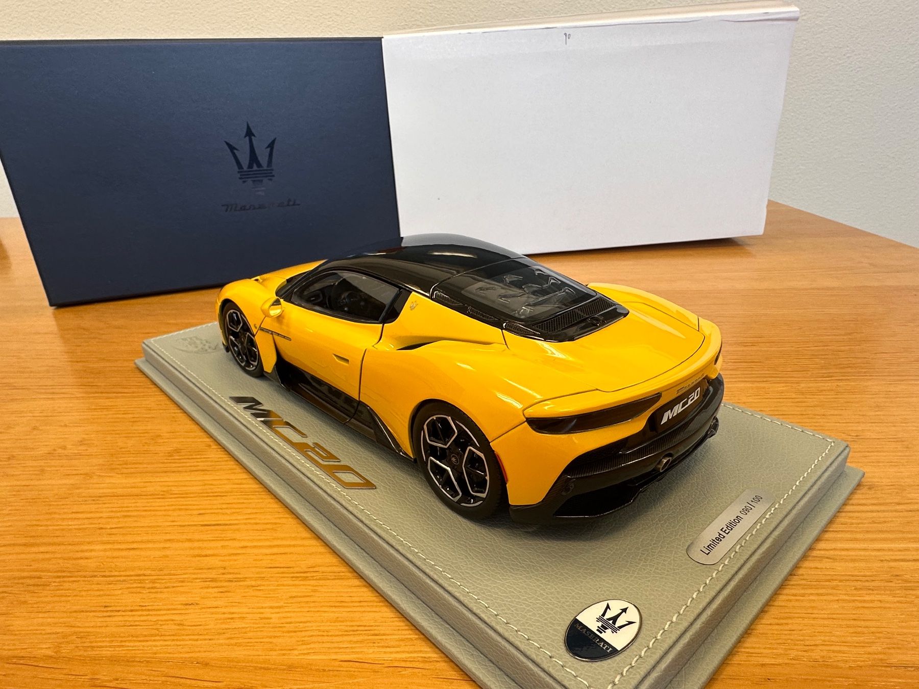 BBR Models Modellini d'auto: BBR Maserati MC20 giallo open 1/18 – Nuovo e nell'imballaggio originale da Stein AR venduto da Krabbe2 6
