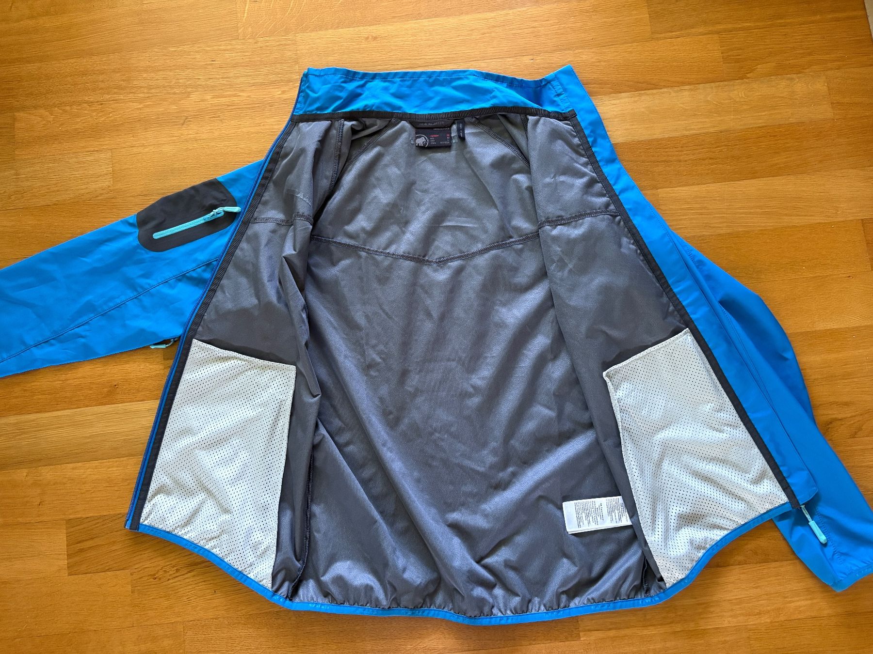 Mammut Giacche: Mammut Ultimate light Gore Wind stopper, – Usato da Gipf-Oberfrick venduto da PhillipaB 1