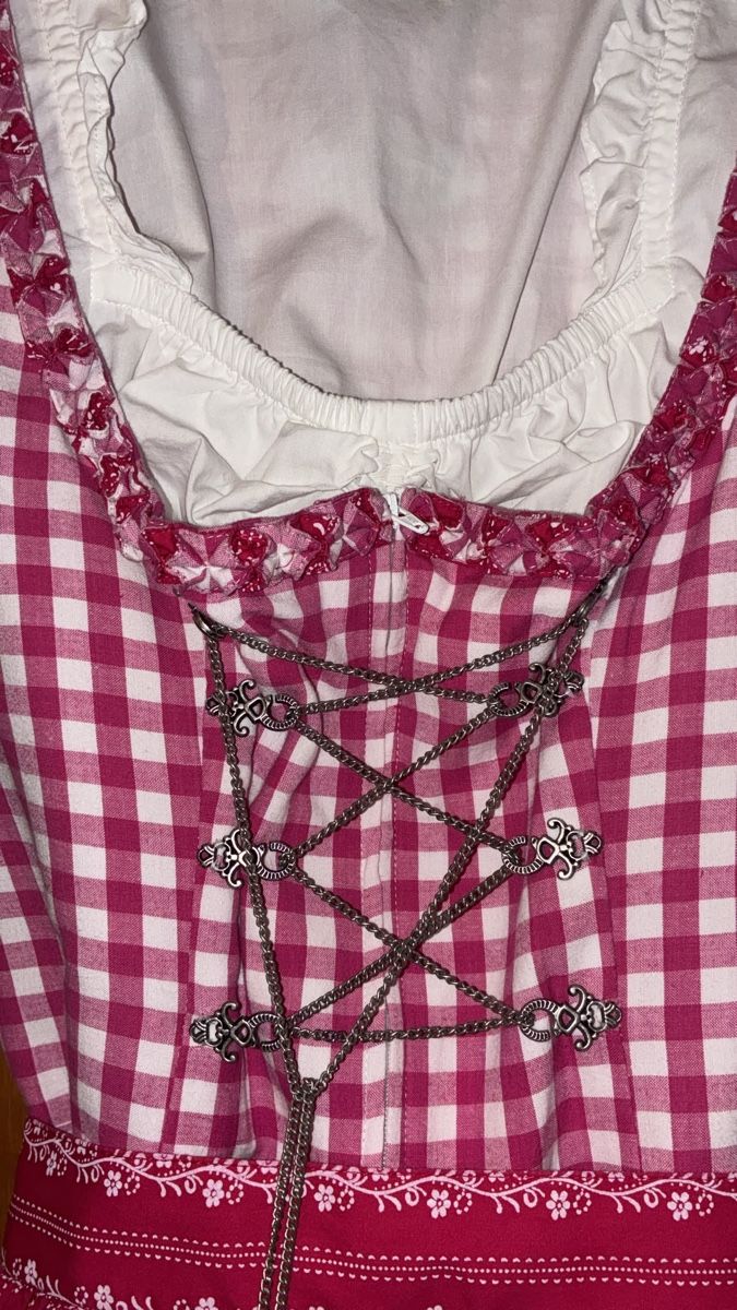 Vestiti: Damendirndl Gr 38 – Usato da Full-Reuenthal venduto da Firu 1