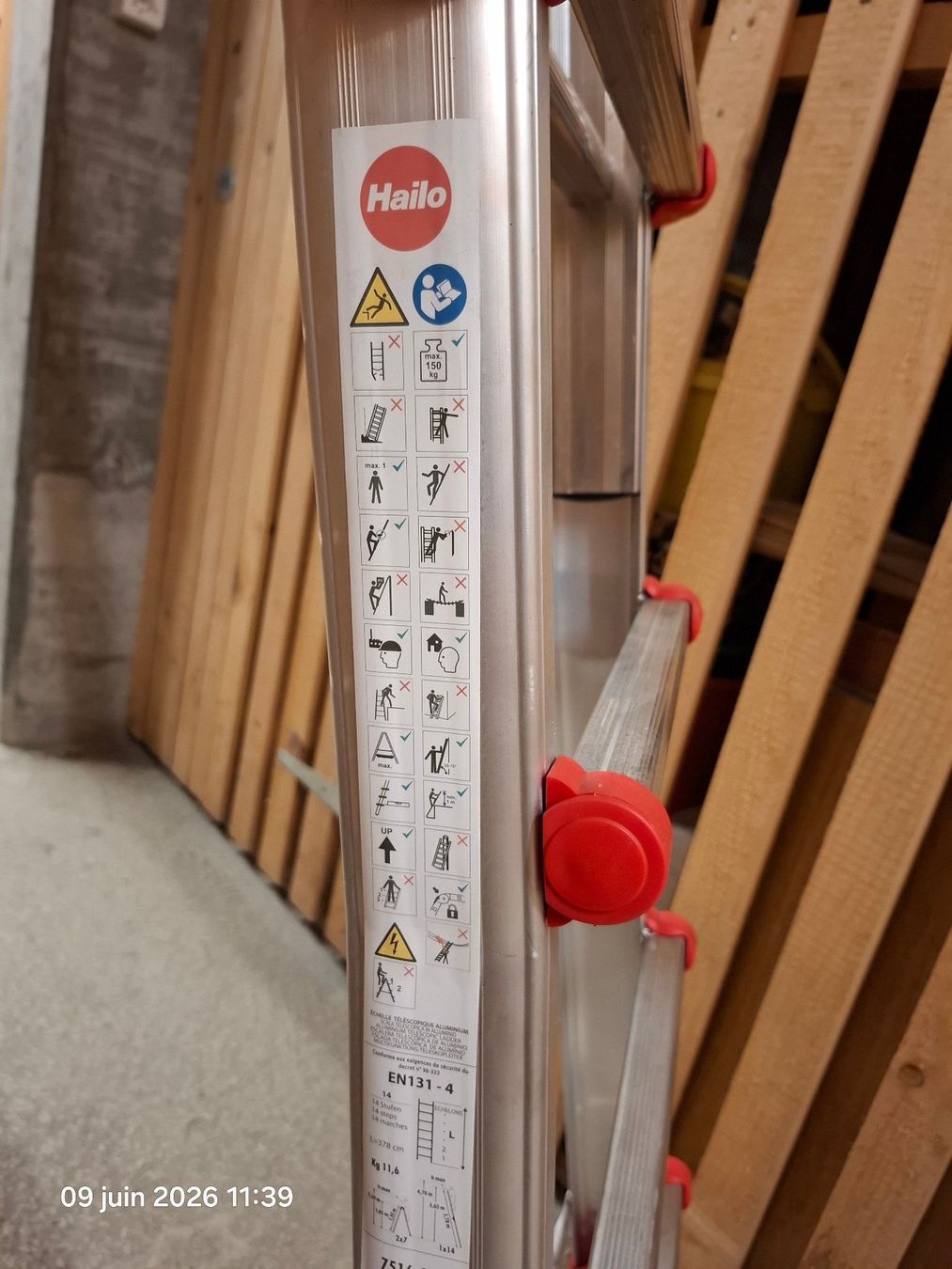 Scale: Echelle pliante téléscopique 1.85 m – Usato da Yverdon-les-Bains venduto da Dan00 2