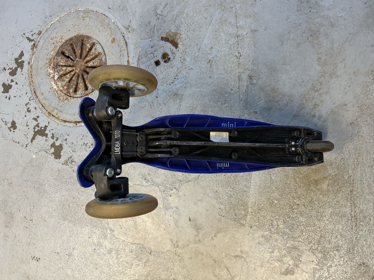 Micro Kickboard: Kinder Kickscooter Mini Micro blau gebraucht – Usato da Dürnten venduto da Raphina01 2